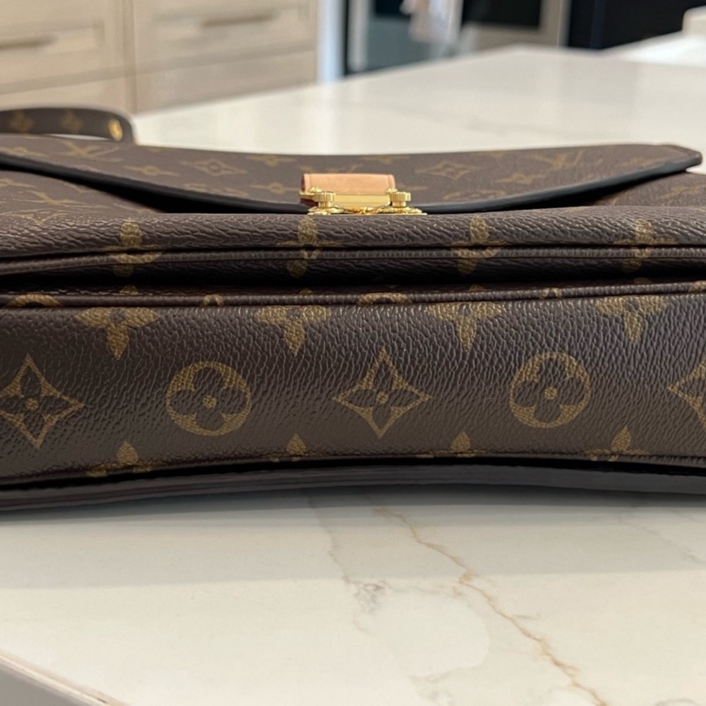Louis Vuitton Pochette Métis satchel full inclusion - Picture 7 of 9